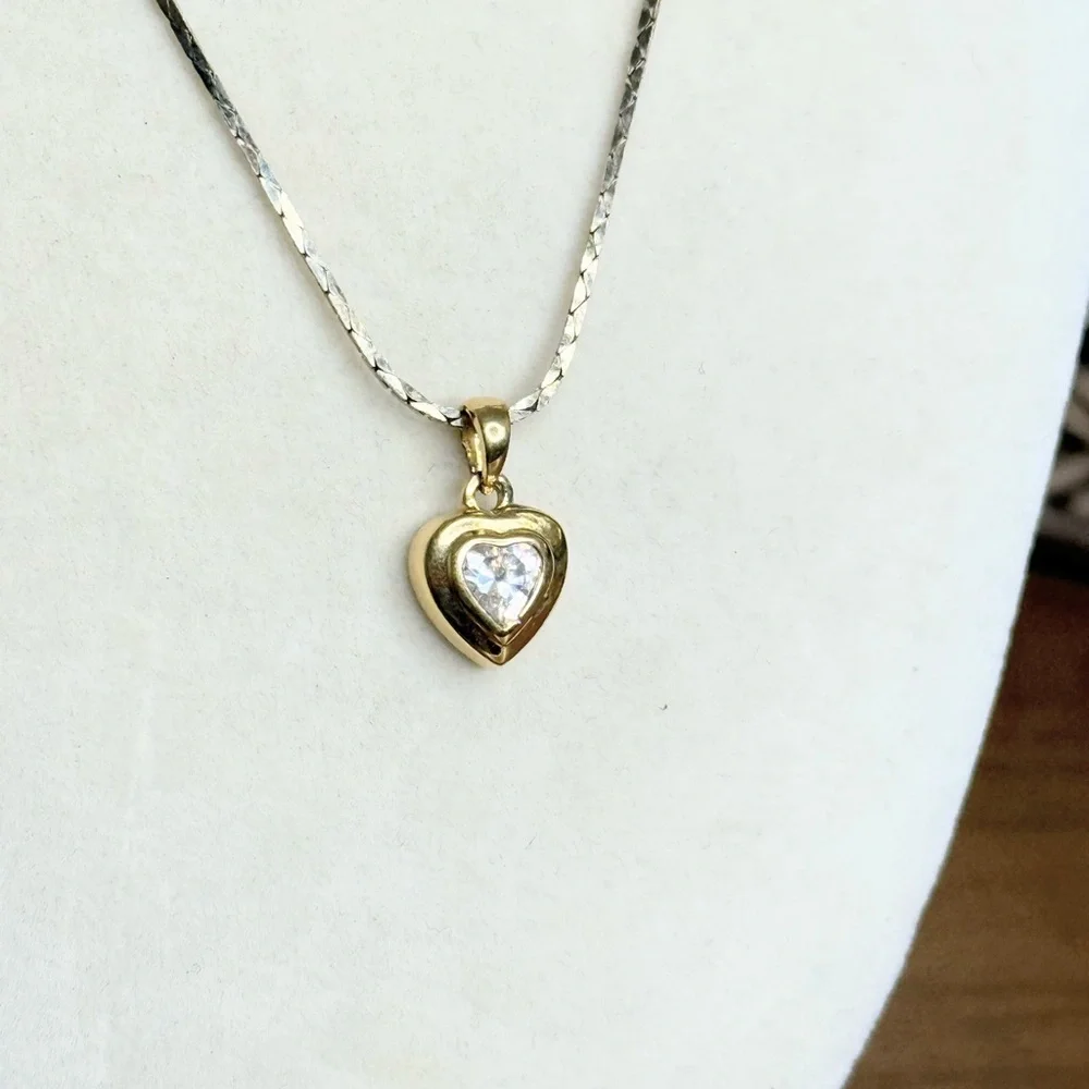 Vintage Gold Tone Heart Pendant Necklace with Clear Faceted Stone on Chain - Picture 5 of 10